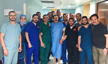 أول تعليق من طارق عبد العزيز بعد أزمته الصحية