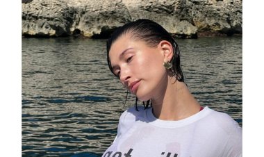 هيلي بيبر زوجة جاستن بيبر تثير لجدل بسبب جملة  «got milk»