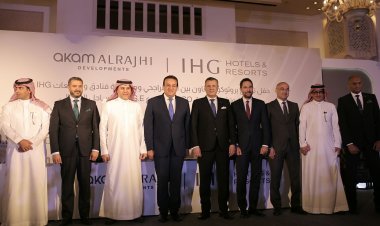وزير السياحة والآثار يشهد توقيع بروتوكول تعاون لإدارة وتشغيل فندق بالساحل الشمالي