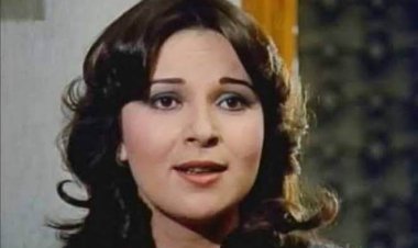 شاهد| أحدث ظهور لـ الفنانة المعتزلة نورا برفقة شقيقتها بوسي