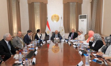 وزير التعليم يبحث مع خبراء إيطاليين سبل التعاون في ربط المبنى المدرسي بالمجتمع