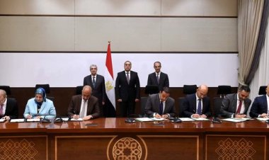 بحضور «مدبولي».. توقيع عقود تحويل الأماكن التابعة لشركات الاتصالات للعمل بالطاقة النظيفة