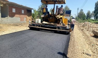 محافظ كفر الشيخ يتابع أعمال الرصف بمدن وقرى المحافظة