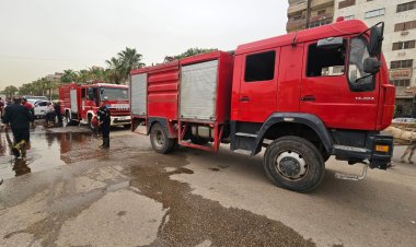 السيطرة على حريق نشب داخل محل تجاري بشارع الهرم