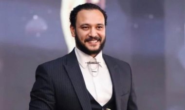 أحمد خالد صالح: «أشاهد أعمال والدي لأتعلم منها.. ولحظة فقدانه الأصعب في حياتي»