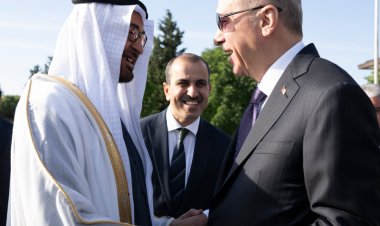 رئيس دولة الإمارات يصل تركيا في زيارة عمل