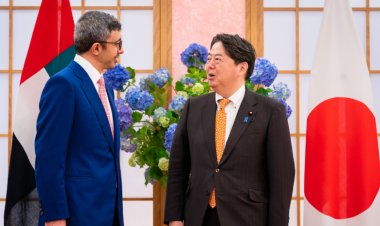 عبدالله بن زايد يلتقى وزير خارجية اليابان في طوكيو