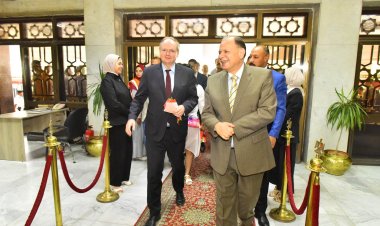 محافظ أسيوط يستقبل سفراء دول الاتحاد الأوروبي ويشهدون حفلا لأطفال المدارس