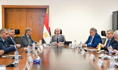 وزير الري يتابع حالة المنظومة المائية وجاهزية شبكة الترع والمصارف ومحطات الرفع