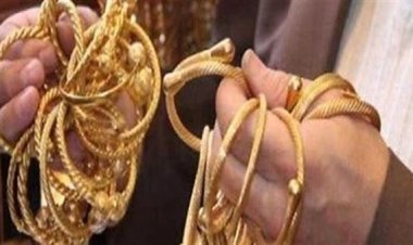 بأسلوب «المغافلة».. ضبط سيدة بتهمة سرقة مشغولات ذهبية من مسئولة مبيعات بالجمالية