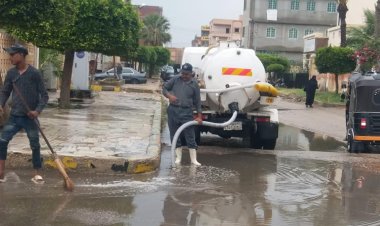 محافظ دمياط تتابع جهود الوحدات المحلية لكسح تجمعات مياه الأمطار