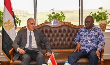وزير الري يبحث مع وزير المياه والمناخ بزيمبابوي سبل تعزيز العلاقات الثنائية بين البلدين