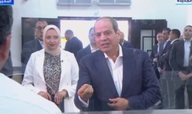الرئيس السيسي لموظفى الخدمات التكنولوجية بالأبعادية: «هدفنا خدمة الناس»