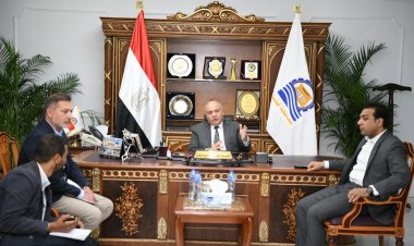 يستهدف منطقتي الحميدات والمعنا.. محافظ قنا يبحث آخر مستجدات مشروع حينا