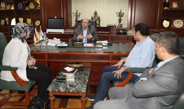 محافظ بني سويف يلتقي وفداً من التنمية المحلية لبحث سبل  الاستفادة من "آيادي مصر"