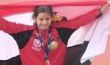مدير التعليم بالجيزة يستقبل الفائزة بالمركز الأول من ذوى الهمم في بطولة العدو