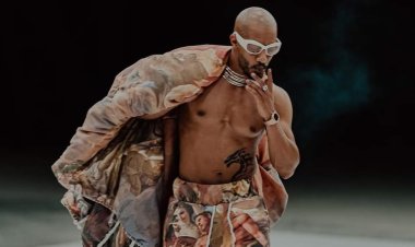 محمد رمضان يثير الجدل بلوك غريب في إعلان له.. صور