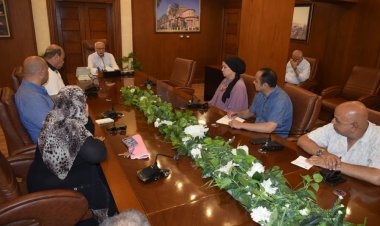 محافظ بورسعيد يوجه برفع كفاءة الشواطئ وتوحيد أسعار «الكافتيريات والشماسي»