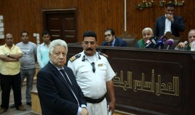 مرتضي منصورأثناء محاكمته اليوم: أنا عيد ميلادي النهارده وجاي احتفل معاكم