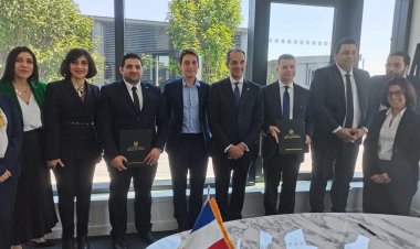 نيابة عن الرئيس.. وزير الاتصالات يشارك في افتتاح VivaTech في فرنسا