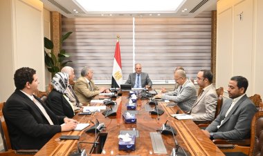 وزير الري يبحث إجراءات تطوير عمليات قياس مناسيب وتصرفات المياه بالترع