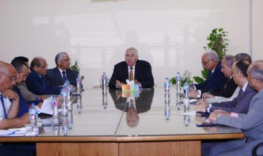 وزير الزراعة يبحث مع  قيادات الوزارة خطة العمل خلال إجازة عيد الأضحى