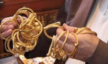 ضبط سيدة لقيامها بسرقة أموال ومشغولات ذهبية من داخل شقة بالساحل