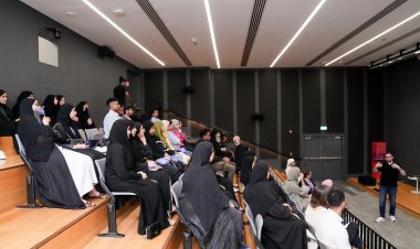مدرسة 42 أبوظبي تنظم جولة تعريفية في حرمها لطلبة الجامعات بالدولة