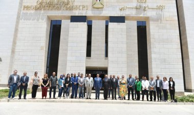 وزير الإنتاج الحربى يجتمع بصحفيين الوزارة للحديث عن التحديات التي تواجه القطاع الصناعي