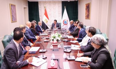 وزير الصحة يعقد اجتماعًا مع شركة «أبوت» ويتابع خطة تأمين عيد الأضحى