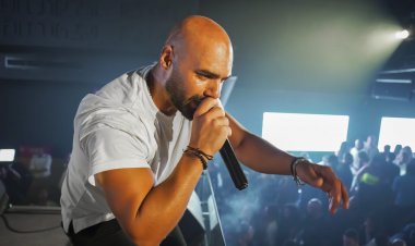 جوزيف عطية يحتفل بنجاح البغددة في حفل كامل العدد بمصر