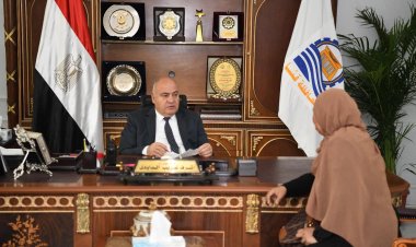 محافظ قنا يواصل استقبال المواطنين يوميًا بمكتبه لبحث شكواهم