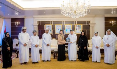 جامعتي الإمارات والسلطان قابوس تبحث تعزيز التعاون في مجال البحوث العلمية