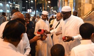 «شرف تتوارثه الأجيال».. تقديم خدمات خاصة للحجاج المنهكين في مكة