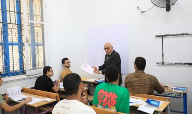 وزير التربية والتعليم ومحافظ السويس يتفقدان لجان امتحانات الثانوية العامة بالمحافظة