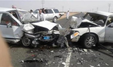 «العربيات اتعجنت».. إصابة 4 أشخاص في حادث تصادم 4 سيارات بمنشأة القناطر