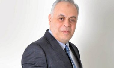 أشرف زكي يحيل فريق عمل فيلم «سنة أولي خطف» للتحقيق