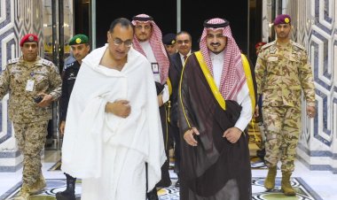 رئيس الوزراء يصل إلى جدة لأداء فريضة الحج