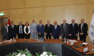 وزير النقل يشهد توقيع عقد تحديث وعمرة وإعادة تأهيل 280 جرار سكة حديد