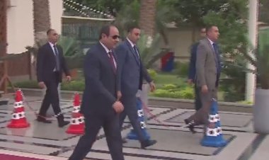 الرئيس السيسي يغادر مسجد القوات الجوية بالقاهرة بعد أداء صلاة عيد الأضحى
