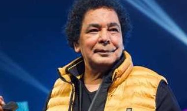 خاص لـ «العاصمة».. نقل محمد منير إلى العناية المركزة بعد تعرضه لوعكة صحية 