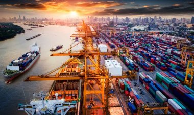 بأول يوم العيد.. انتظام الملاحة وحركة الصادرات و الواردات في الموانئ البحرية