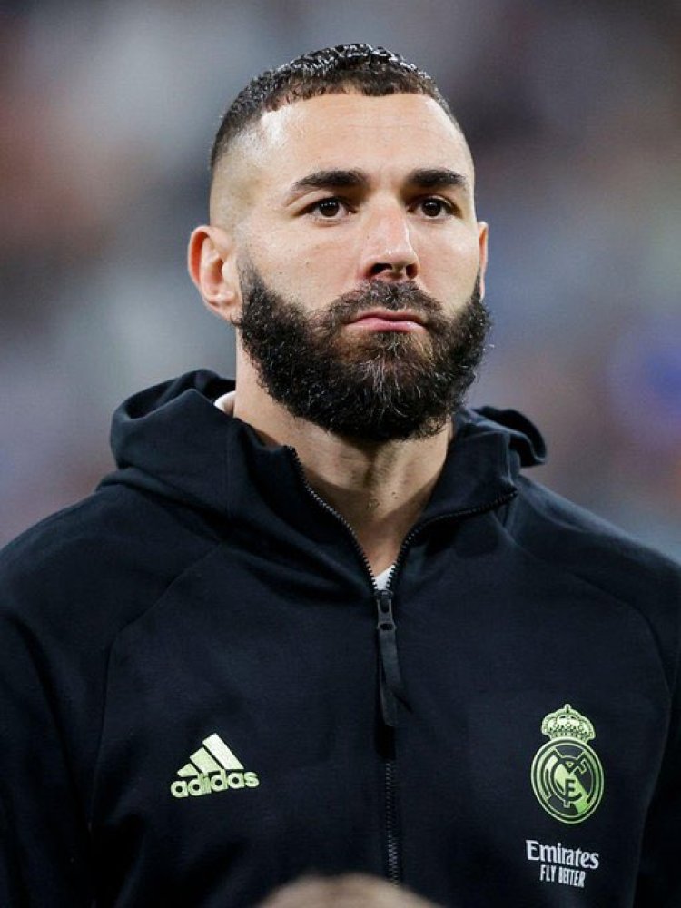 بعد 14 عامًا.. ريال مدريد يعلن رسميًا رحيل كريم بنزيما