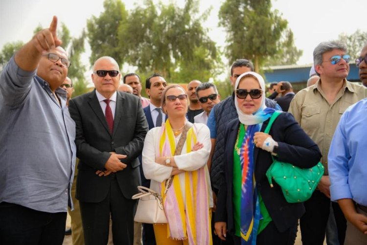 وزيرة البيئة تواصل جولتها بمحافظات الصعيد بأسبوع دعم الإستثمار البيئى