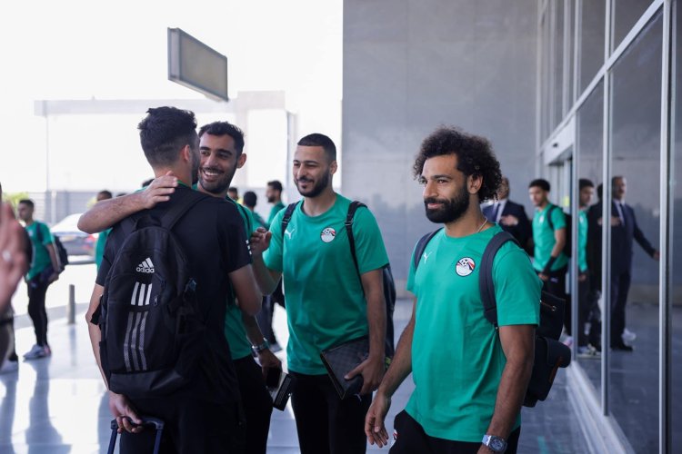 لاعبو المنتخب والجهاز الفني يهنئون الأهلي بعد التتويج بدوري الأبطال