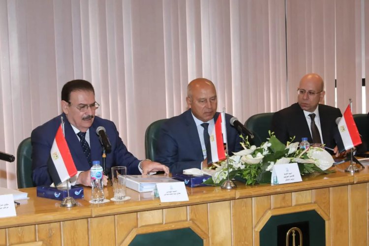 وزير النقل يترأس الجمعية العامة لشركة الملاحة الوطنية