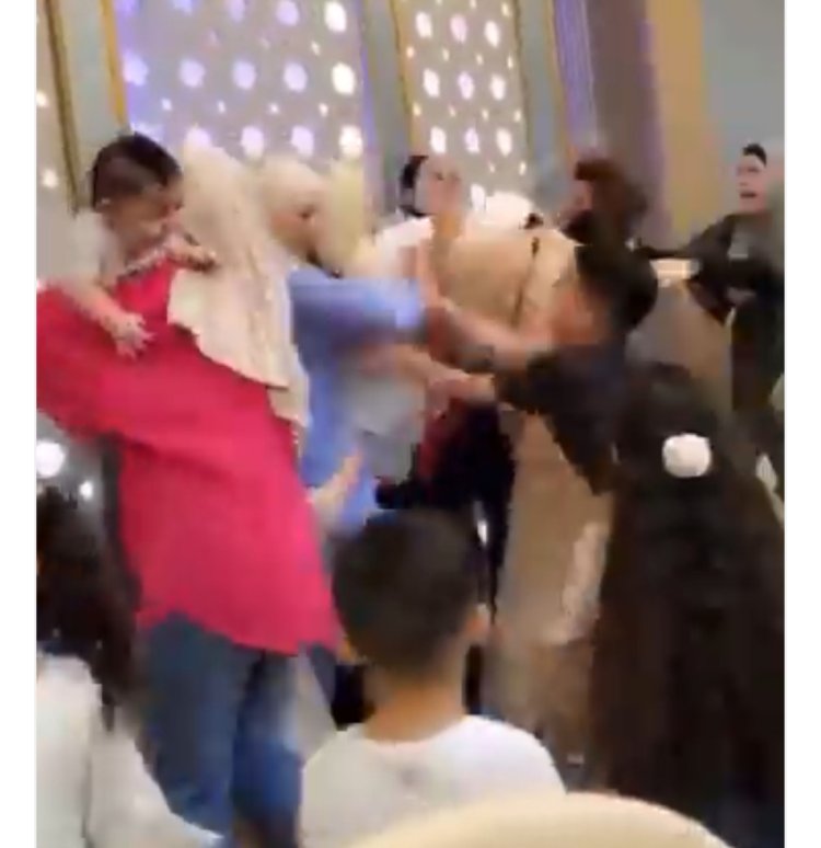 بالأيد وشد الشعر.. خناقة ستات تشعل السوشيال ميديا