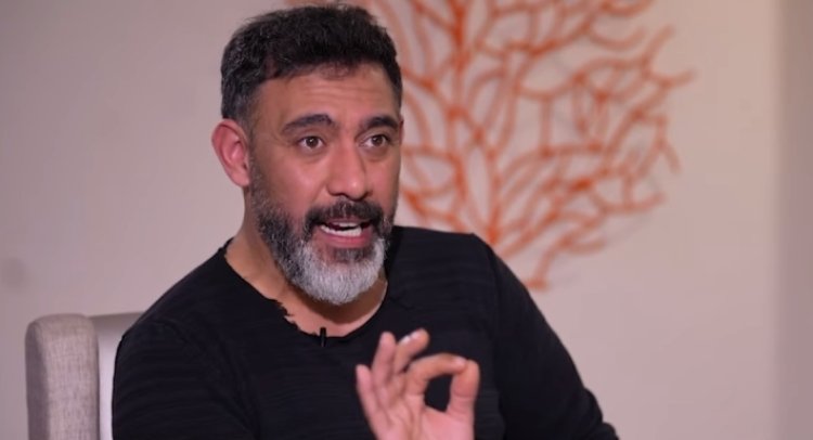 عمرو مصطفى عن الأغاني التي تحقق ملايين المشاهدات في ساعات: «كله كذب»