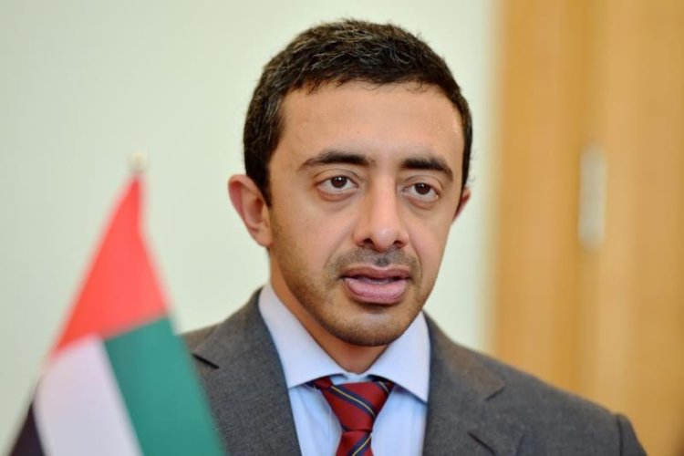 وزير الخارجية الإماراتي ونظيره الإستواني يبحثان هاتفيًا العلاقات الثنائية بين البلدين