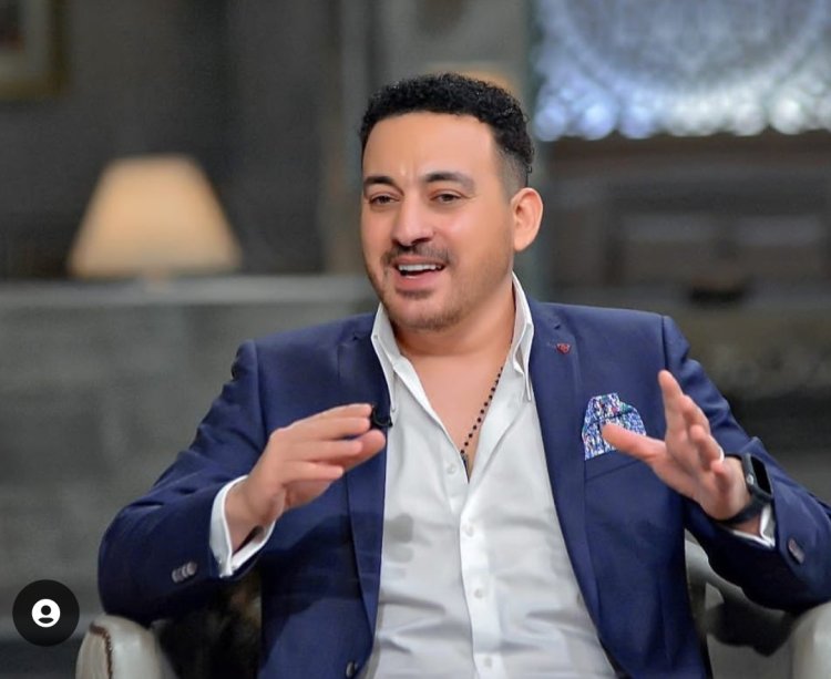 دياب يكشف سبب «كسر يد منى زكي» خلال الفترة الماضية